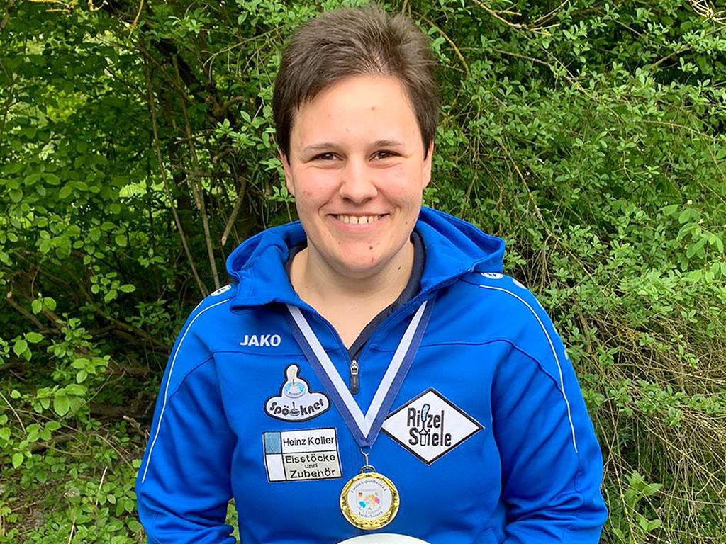 <h3>Katharina Riepl</h3><p>Stockschießen</p><p><strong>Weltmeisterin Ziel,</strong><br /><strong>Deutsche Vizemeisterin Ziel U23</strong></p>