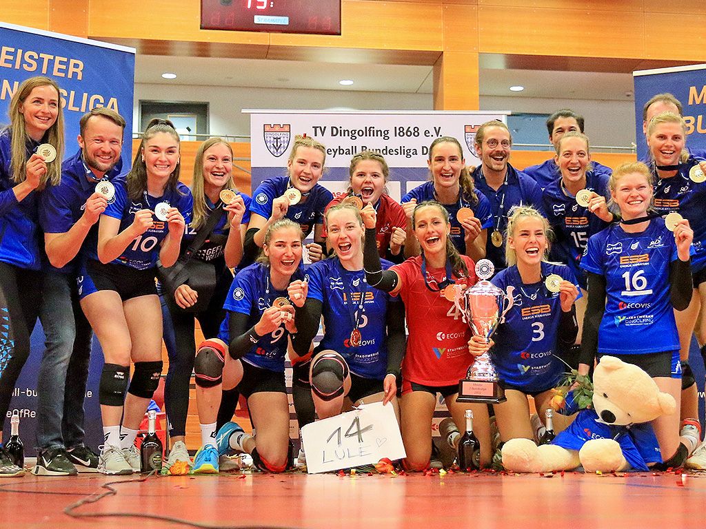 <h3>TV Dingolfing</h3><p>Damen Volleyball</p><p><strong>Meister 2. Bundesliga</strong></p>