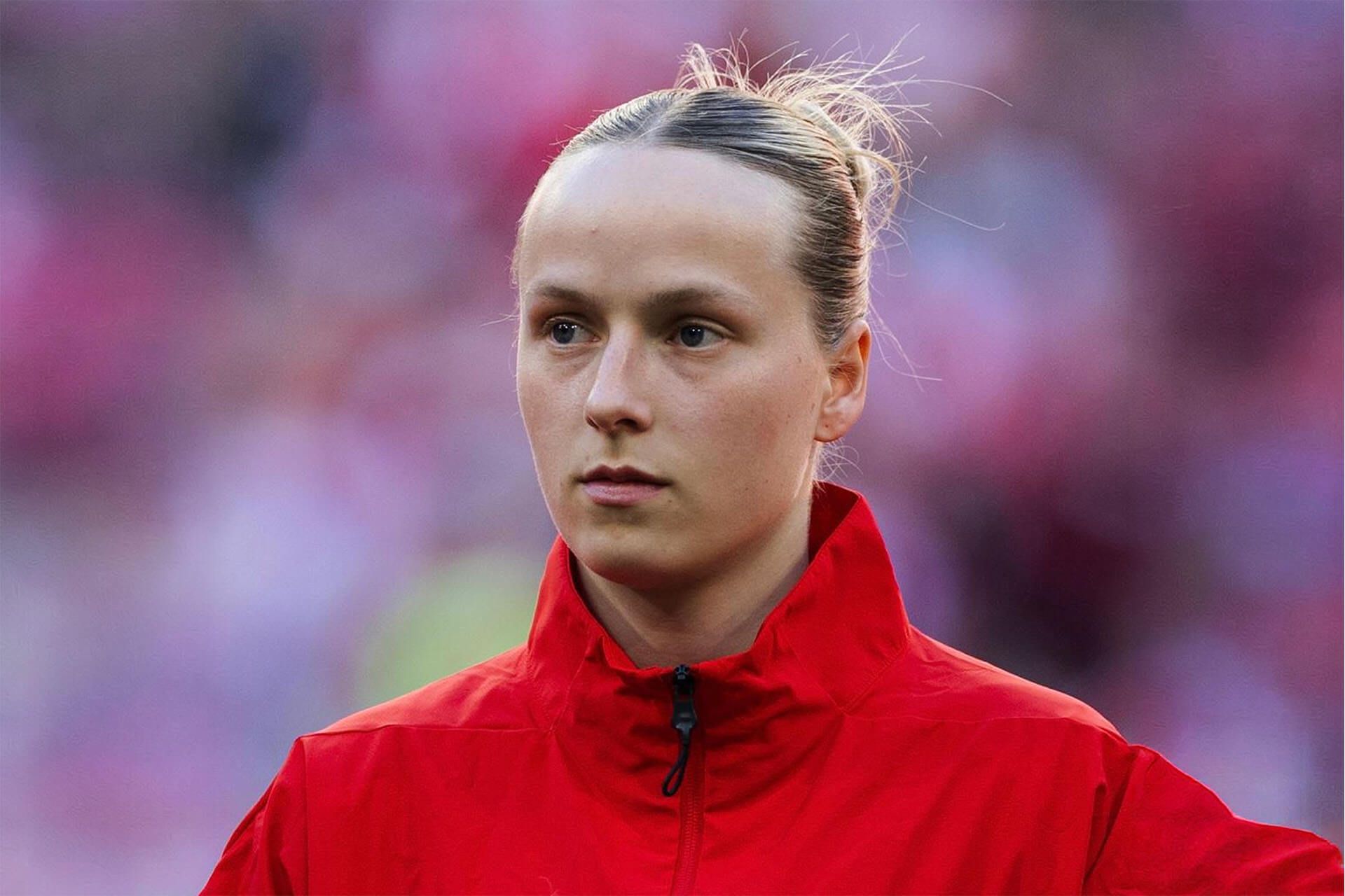 <h3>Franziska Kett</h3><p>(Fu&szlig;ball)</p><p><strong>Deutsche Meisterin, Pokalsiegerin und Supercupsiegerin mit dem FC Bayern,<br />3. Platz Europameisterschaft mit der Frauen-Nationalmannschaft,<br />Nominierung in die Mannschaft des Turniers</strong></p>